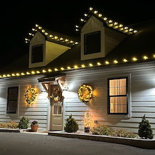 Transforming-Homes-into-Christmas-Wonderlands-Griswold-Level-Light-Installation-Success 2